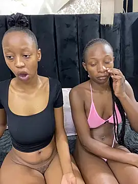 Snapshot of SexyPetitex25 chatting on 02.20.26 SexyPetitex25 online show from 02.20.26