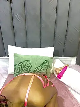SexyPetitex25 online show from 06.06.26