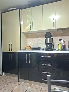 Fluturas2 online show from 10.18.25