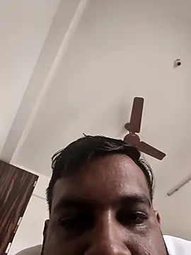 Snapshot of vinay_smalldick chatting on 02.13.26 vinay smalldick online show from 02.13.26