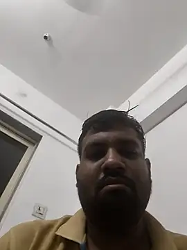 Snapshot of vinay_smalldick chatting on 02.14.26 vinay smalldick online show from 02.14.26