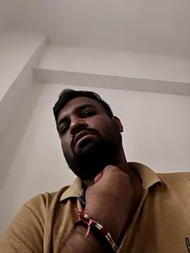 Snapshot of vinay_smalldick chatting on 02.18.26 vinay smalldick online show from 02.18.26