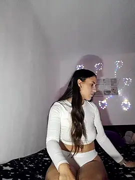 Snapshot of SweetViky chatting on 10.08.25 SweetViky online show from 10.08.25