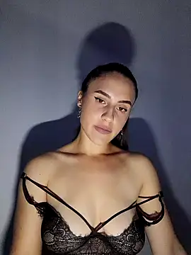 Snapshot of SweetViky chatting on 10.10.25 SweetViky online show from 10.10.25