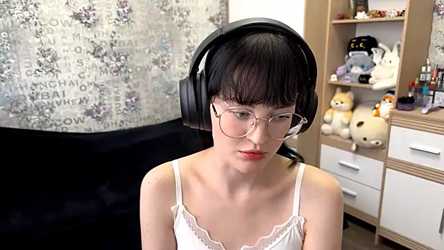 Snapshot of FakeLamb chatting on 09.09.25 FakeLamb online show from 09.09.25