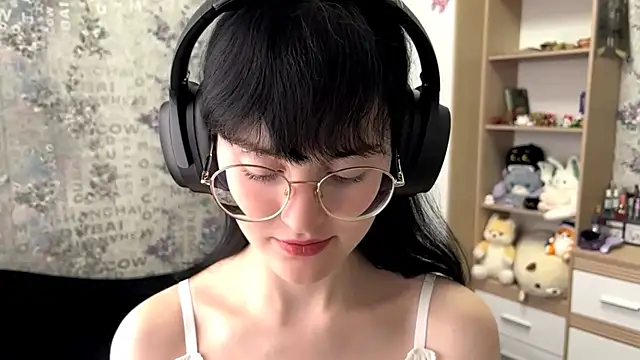 Snapshot of FakeLamb chatting on 09.20.25 FakeLamb online show from 09.20.25