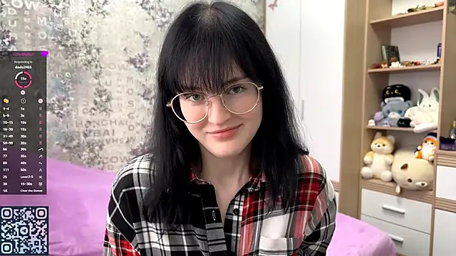 Snapshot of FakeLamb chatting on 09.27.25 FakeLamb online show from 09.27.25