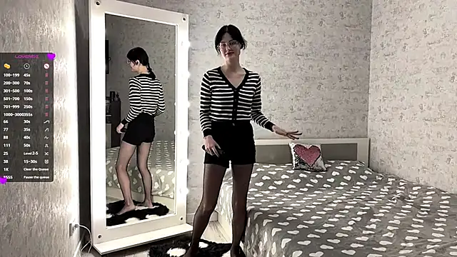 Snapshot of FakeLamb chatting on 10.07.25 FakeLamb online show from 10.07.25