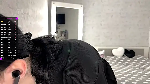 Snapshot of FakeLamb chatting on 10.17.25 FakeLamb online show from 10.17.25