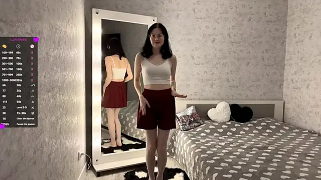 Snapshot of FakeLamb chatting on 10.18.25 FakeLamb online show from 10.18.25