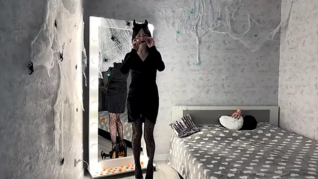 Snapshot of FakeLamb chatting on 10.26.25 FakeLamb online show from 10.26.25