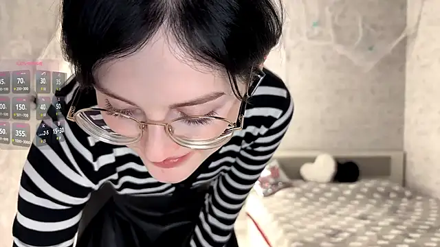 Snapshot of FakeLamb chatting on 10.31.25 FakeLamb online show from 10.31.25