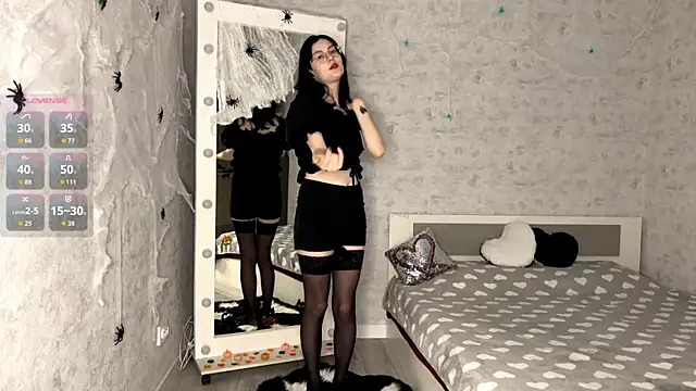 Snapshot of FakeLamb chatting on 11.02.25 FakeLamb online show from 11.02.25