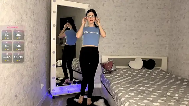 Snapshot of FakeLamb chatting on 11.05.25 FakeLamb online show from 11.05.25