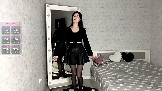 Snapshot of FakeLamb chatting on 11.12.25 FakeLamb online show from 11.12.25