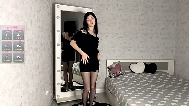 Snapshot of FakeLamb chatting on 11.14.25 FakeLamb online show from 11.14.25