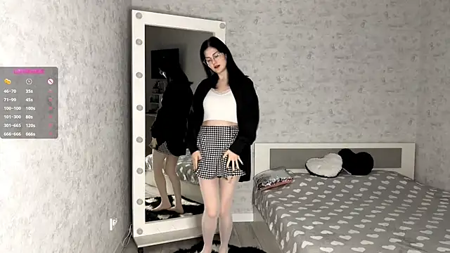 Snapshot of FakeLamb chatting on 11.21.25 FakeLamb online show from 11.21.25