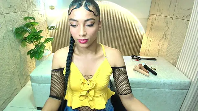 Snapshot of katty_berry_r chatting on 09.19.25 katty berry r online show from 09.19.25