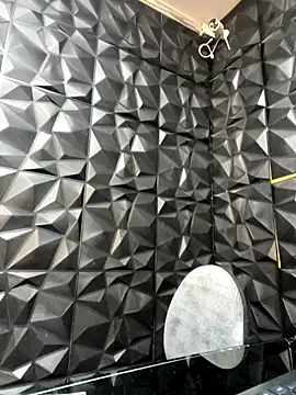 Snapshot of lil_charme chatting on 09.10.25 lil charme online show from 09.10.25