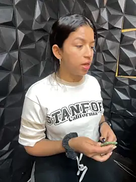 Snapshot of lil_charme chatting on 09.26.25 lil charme online show from 09.26.25