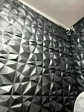 Snapshot of lil_charme chatting on 10.26.25 lil charme online show from 10.26.25