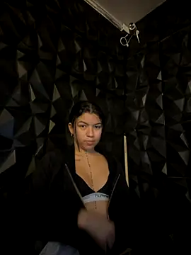 Snapshot of lil_charme chatting on 11.02.25 lil charme online show from 11.02.25