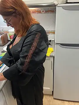 IrishmilfAnna online show from 10.16.25