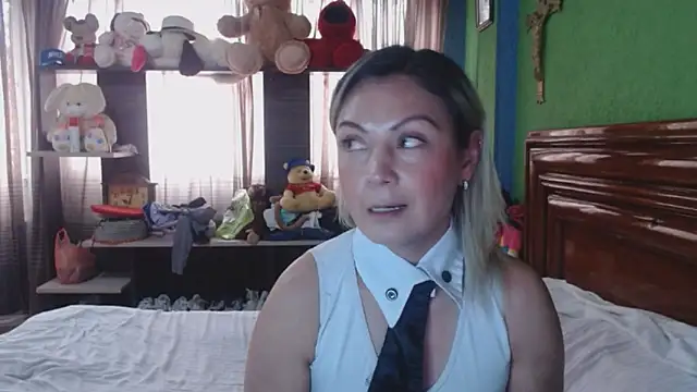  Charlize theron  online show from 12.18.25