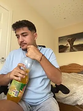 Snapshot of mixedcouplee69 chatting on 10.25.25 mixedcouplee69 online show from 10.25.25