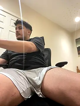 Snapshot of mixedcouplee69 chatting on 11.01.25 mixedcouplee69 online show from 11.01.25