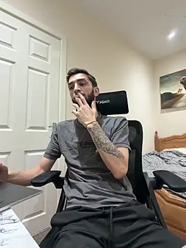 Snapshot of mixedcouplee69 chatting on 11.19.25 mixedcouplee69 online show from 11.19.25