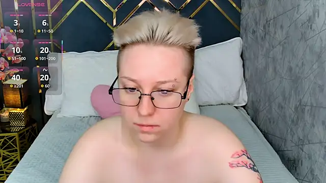 AlexandraGreen online show from 11.24.25