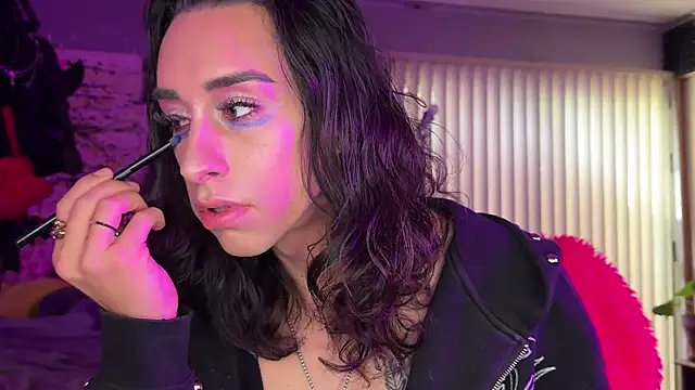 xoFrankie online show from 10.05.25