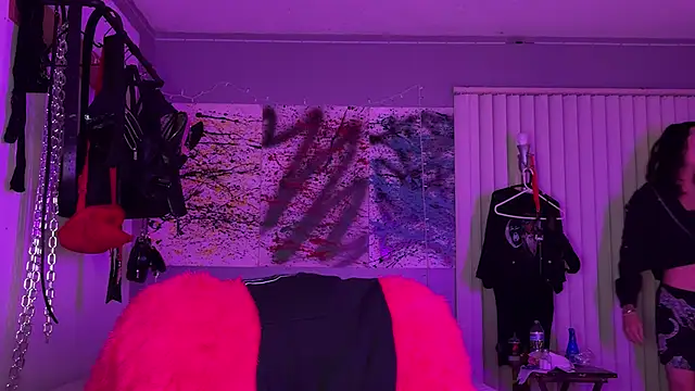 xoFrankie online show from 10.21.25