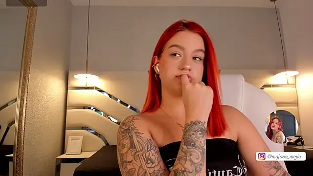 Snapshot of Julieth_Rojas chatting on 09.12.25 Julieth Rojas online show from 09.12.25