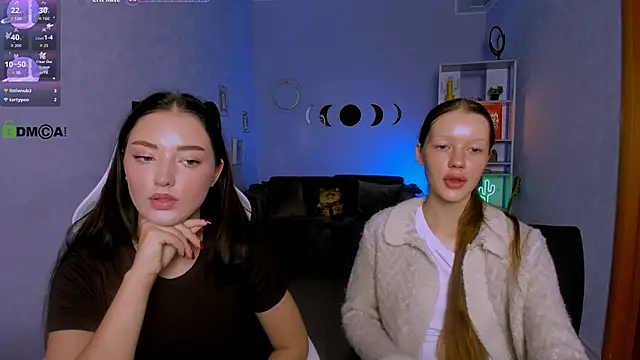 Snapshot of khloebeauty chatting on 09.30.25 khloebeauty online show from 09.30.25