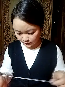 lusy-000 online show from 12.04.25