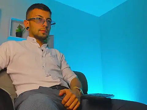 Tayler bennet  online show from 10.01.25