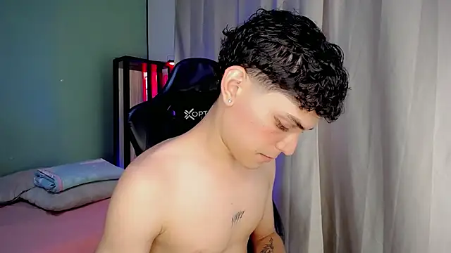 dilan hott  online show from 11.14.25