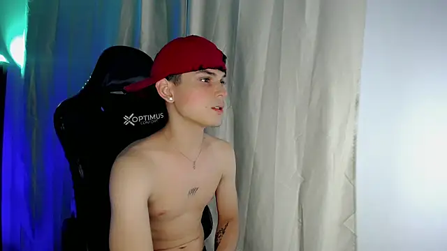 dilan hott  online show from 11.25.25