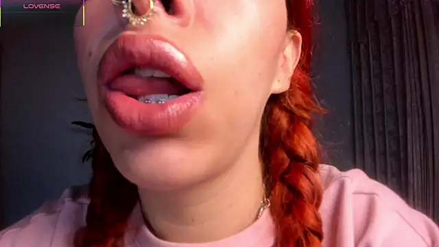 Snapshot of bri_von_dhara__ chatting on 09.17.25 bri von dhara online show from 09.17.25