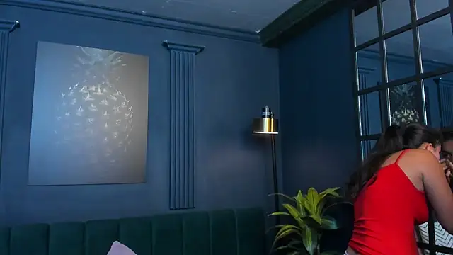 Snapshot of aliceandsia chatting on 10.11.25 aliceandsia online show from 10.11.25