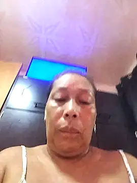 Naomi-Mature online show from 11.14.25