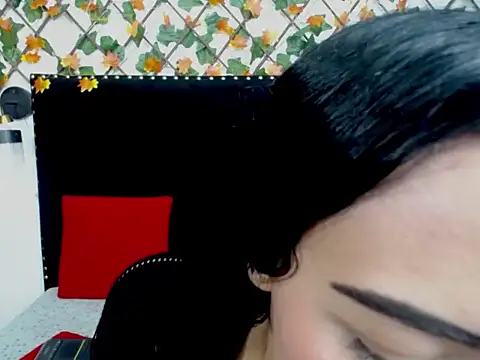 valerythompsonper online show from 01.07.26