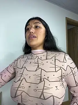 Snapshot of SharaRous chatting on 01.18.26 SharaRous online show from 01.18.26