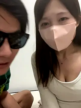 Snapshot of erokami36 chatting on 11.15.25 erokami36 online show from 11.15.25