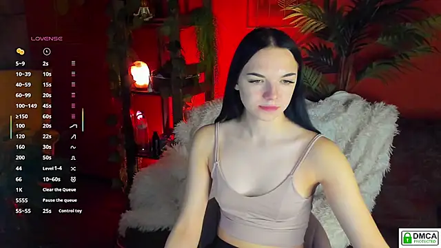 Snapshot of Hey_Caroline chatting on 10.04.25 Hey Caroline online show from 10.04.25