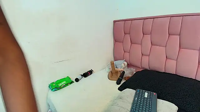 victoria aphril online show from 02.19.26