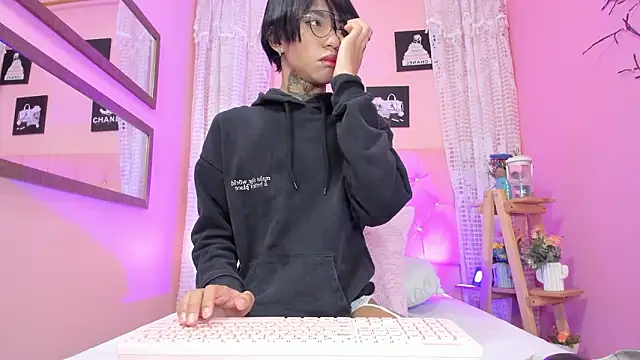 Liam evvan online show from 02.04.26