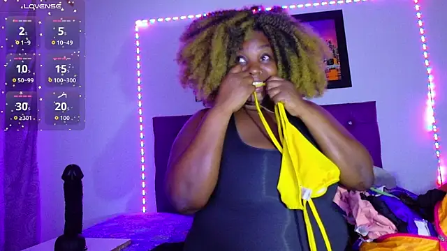 ebony NeighborMoans online show from 02.17.26